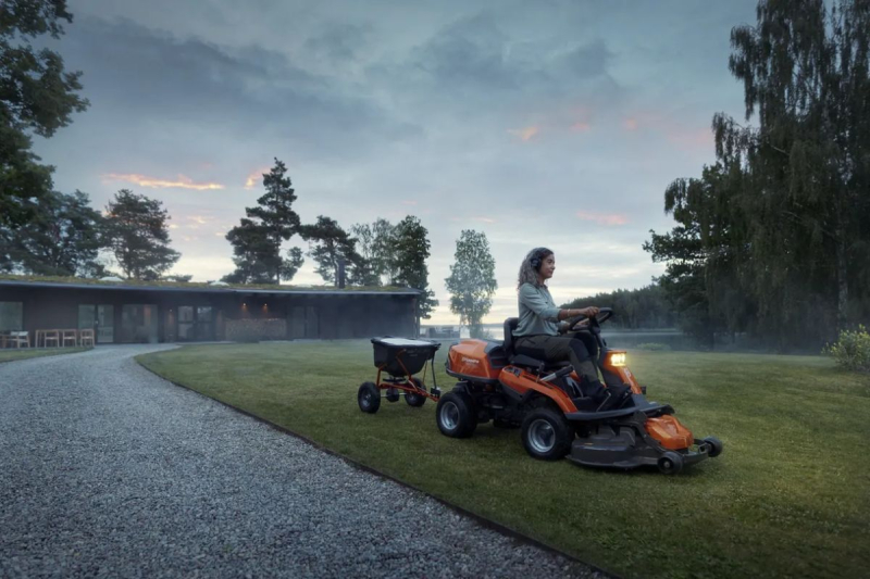 Husqvarna R 216t Awd