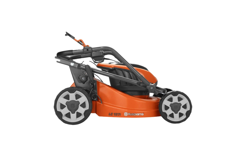Lawn Mower Lc 137i!