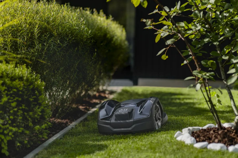 Automower® 305e Nera